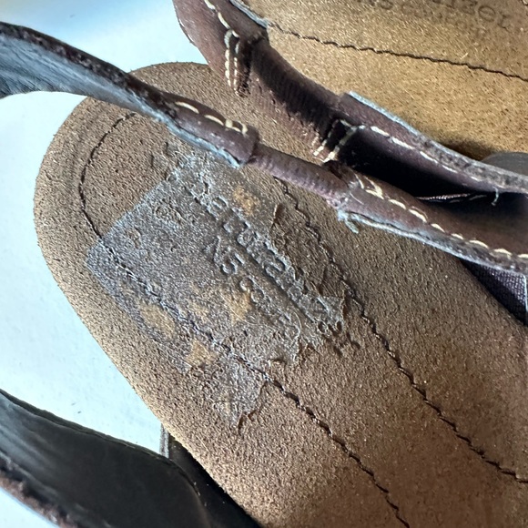 Naturalizer brown suede sandals, brown leather decorative strap, 7.5M, EUC - Picture 6 of 7